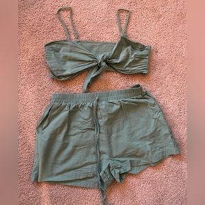 Green/teal tie front 2 piece shorts set, size L
